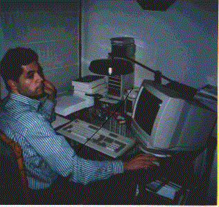 YO.gif (39945 bytes)